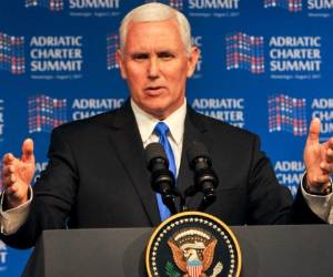 'No solo porque el régimen organizó unas vergonzosas elecciones (...), sino porque el lunes por la noche el régimen capturó a dos prominentes miembros de la oposición, Leopoldo López y Antonio Ledezma', dijo Pence. Foto: AFP