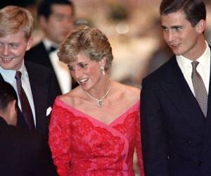 El periodista de la BBC Martin Bashir había sido acusado de falsificar documentos para obtener la entrevista que lanzó su carrera.