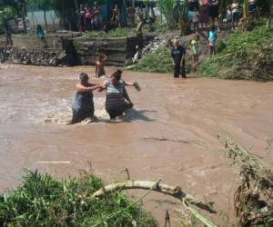 Al menos 26 familias de las riberas del río Juticalpa tuvieron que ser evacuadas y albergadas.