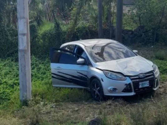 Este es el vehículo que embistió a las dos mujeres cuando cruzaban la carretera.