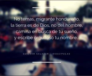 El guatemalteco le dedicó un poema a los migrantes hondureños.