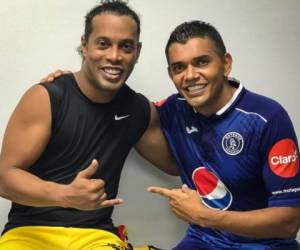 Ronaldinho Gaúcho se despide de Honduras a traves de su cuenta de Twitter.