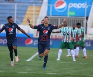 Momento en el que Moreira celebraba uno de los dos goles anotados en el primer tiempo para Motagua. (Fotos: David Romero / EL HERALDO)