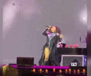 Cesia dejó todo en el escenario durante su presentación.