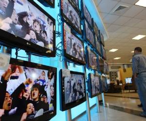 Al cambiar del sistema de televisión analógica a digital la señal será de alta definición y se sintonizarán los canales con mayor facilidad.