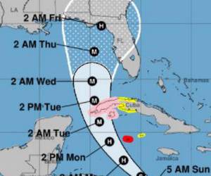 El Centro Nacional de Huracanes en Miami dijo que se espera que Ian se intensifique rápidamente y se convierta en huracán este domingo.
