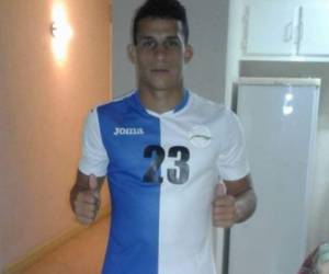 El futbolista Luis Javier Paradela está haciendo historia en el fútbol internacional.