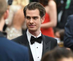 El actor Andrew Garfield dijo en broma que es gay por el papel que se encuentra interpretando. Foto: AP