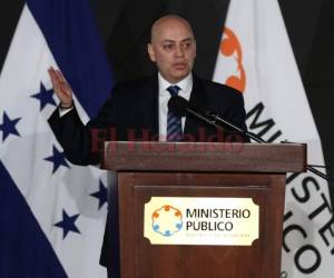 El fiscal general del Estado, Óscar Chinchilla, presentó el jueves un informe en el que se destacan los principales logros de su gestión. El gobierno aplaudió los resultados. (Foto: El Heraldo Honduras/ Noticias Honduras hoy)