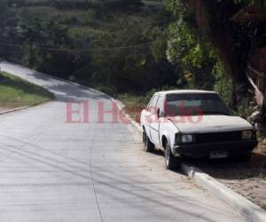 Varios meses tiene de estar abandonado el vehículo. Foto: Emilio Flores/EL HERALDO