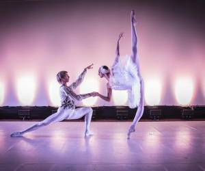 Noche de arte y elegancia con ‘El Lago de los Cisnes’ en el Teatro Nacional de Tegucigalpa. Una experiencia única con talento internacional.