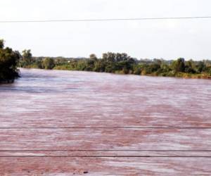 El caudal del río Ulúa reporta un incremento de casi cuatro metros en el Valle de Sula.
