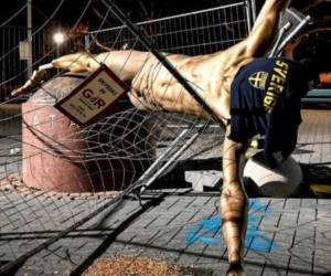Esta no es la primera vez que enfurecidos hinchas se desquitan su furia con la imagen del sueco. (Foto: Cortesía depor.com)