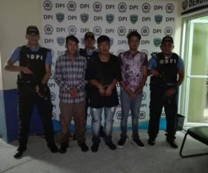La banda Los Cuchillos fue capturada por elementos de la Dirección Policial de Investigación (DPI).