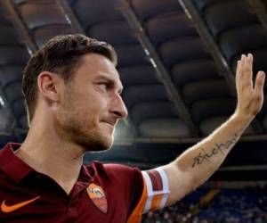 Francesco Totti es el histórico delantero del AS Roma de Italia. (AFP)