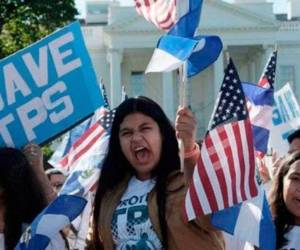 En los últimos días han realizado marchas en busca de ayuda. Foto: AFP