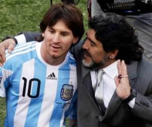 Leo Messi con Diego Armando Maradona, cuando el 'Pelusa' era DT de Argentina. (Foto: AFP)