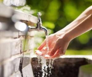 Algunas zonas reciben agua más seguido por estar conectadas a líneas con mayor disponibilidad, mientras otras enfrentan limitaciones por su infraestructura.