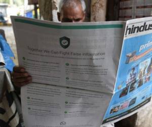 Esta ilustración de la foto muestra un anuncio de periódico indio por WhatsApp a WhatsApp, en Nueva Delhi el 10 de julio de 2018.