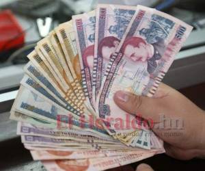 El 30% de los salarios de junio, julio y agosto serán cubiertos con deuda externa.