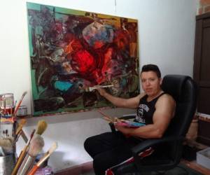 Rubén Salgado consolidó su carrera al quedar seleccionado en el Concurso AECI de la Antología 2001 con su obra “Rostros sumergidos”.