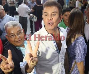 Nasralla partió ayer a Estados Unidos con su esposa Iroshka. Fotos Mario Urrutia/EL HERALDO