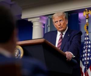 Donald Trump fotografiado durante una conferencia de prensa en la Casa Blanca el 27 de septiembre del 2020. Un informe del New York Times dice que el mandatario casi no paga impuestos porque muchos de sus negocios dan pérdidas.