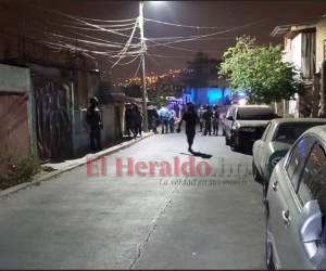 Padre y su hijo perdieron la vida la noche de este sábado en un mortal tiroteo perpetrado por individuos en plena casa de habitación. Foto: Estalin Irías/ EL HERALDO