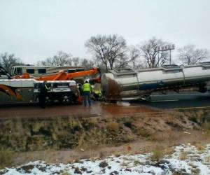 El chocolate era líquido porque era almacenado en el camión cisterna a 49 grados Celsius (120 Fahrenheit). Foto AP
