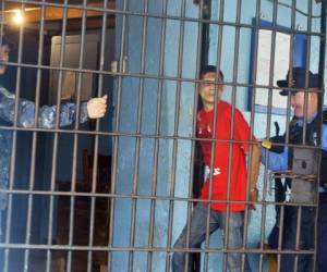 Edwin Reinieri Suazo Cruz, de 23 años de edad, alias “El Pájaro”, fue enviado a prisión este viernes por los delitos de asesinato y robo agravado en contra del periodista hondureño Víctor Yobani Fúnez Solís (45). Foto: Grupo OPSA.