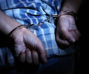 El incidente provocó daños en varios vehículos, pero no dejó personas fallecidas en el lugar.