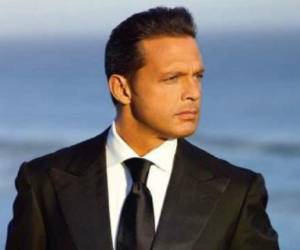 Luis Miguel tiene 48 años de edad.