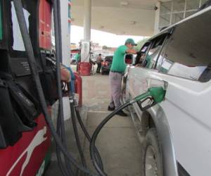 A partir de este lunes entra en vigencia el aumento en el precio de los combustibles.