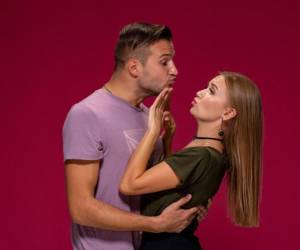 Según expertos, la existencia del lenguaje infantil entre la pareja ayuda a que ambos se sientan más cómodos y felices.