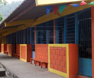 La menor dijo que escondió el aparato dentro de su ropa para evitar que la profesora se percatara de la grabación.