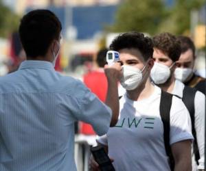 Gran cantidad de adolescentes infectados siguen en la isla. FOTO: AFP