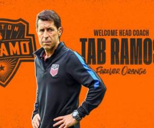 El entrenador Tab Ramos es el nuevo estratega del Houston Dynamo.