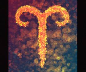 ARIES (21 de marzo - 20 de abril). Las relaciones de pareja saldrán de la rutina de la forma más imprevista, el aburrimiento de lo cotidiano dejará paso a un acontecimiento relacionado con la cultura o el arte que, pese a tu aprensión, acabará por gustarte.