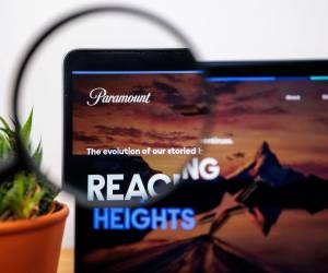 Paramount tiene un plazo para completar su fusión con Warner Bros. Discovery hasta junio de 2027.