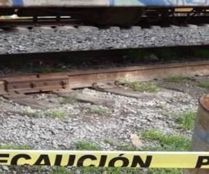 El cuerpo de la compatriota quedó a la orilla del tren. Foto: El Heraldo de México.