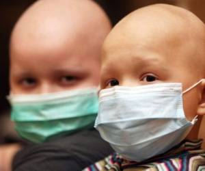 Niños con leucemia en tratamiento en un hospital especializado. AFP