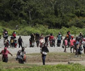 Se reactiva arriesgado flujo migratorio por selva de Panamá. Foto: AP