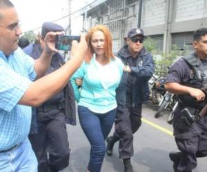 Marixa Lemus fue localizada y capturada por autoridades de El Salvador. Fotos cortesía Twitter Policía Nacional Civil de El Salvador