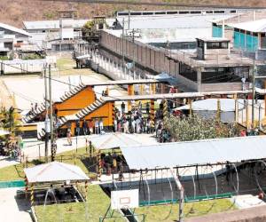 Las medidas de seguridad en las cárceles del país se endurecerán para recuperar el control de las mismas.