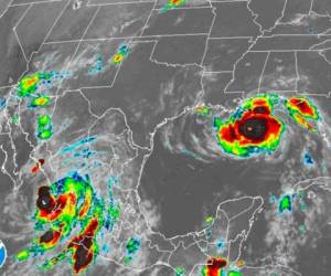 Los huracanes Nora (abajo a la izq) e Ida (der) sobre Norteamérica el 29 de agosto del 2021. Foto suministrada por la Administración Nacional de Estudios Oceánicos y Atmosféricos. (NOAA via AP). Foto: AP