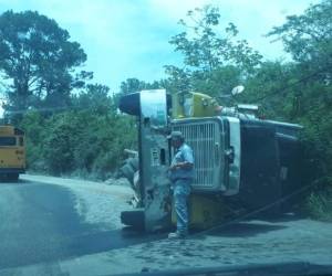 Así quedó el vehículo pesado tras accidentarse. Foto: EL HERALDO