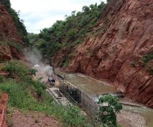 Con un avance aproximado del 53%, la represa San José continúa en construcción en la aldea El Tablón y proyecta beneficiar a más de 300 mil capitalinos.