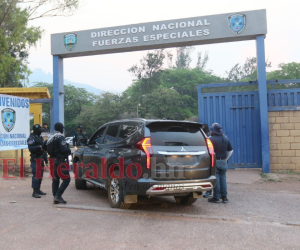 Se espera que la entrega de JOH a agentes de la DEA se concrete este jueves a la 1:00 de la tarde.