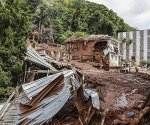 Alrededor de seis personas murieron tras las fuertes lluvias registradas en las últimas horas en el noreste de Brasil.