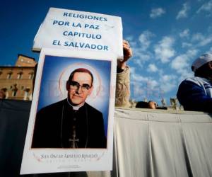 Romero —'La Voz de los sin voz', como le llamaron por abogar por los más pobres e indefensos durante la represión impulsada por los militares en los años 70—, fue asesinado por un francotirador mientras oficiaba misa en la capilla La Divina Providencia el 24 de marzo de 1980.